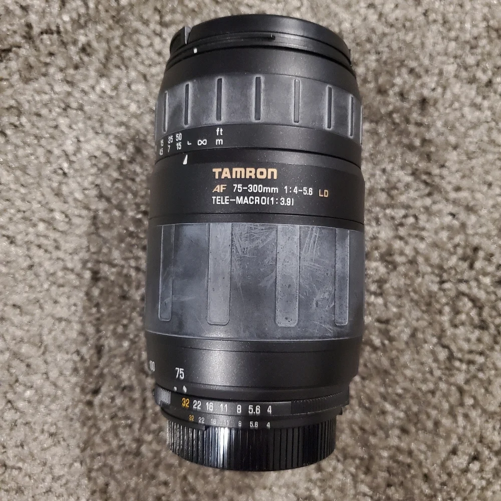 Tamron telephoto lens 75-300mm
